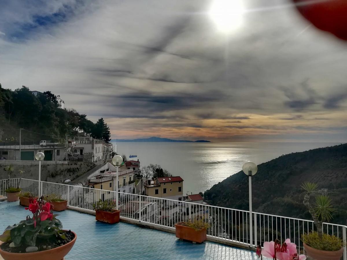 Le Terrazze Di Cristina Bed & Breakfast Vietri Ngoại thất bức ảnh