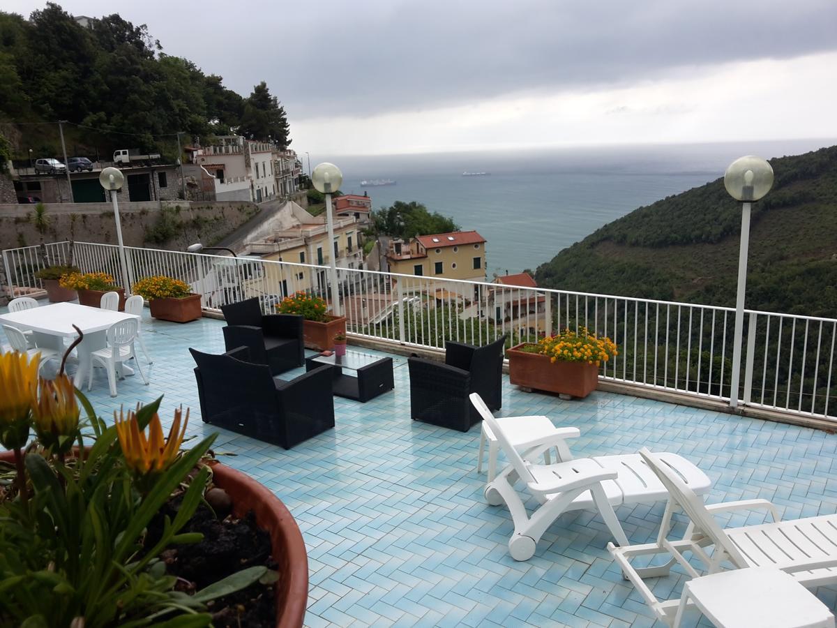Le Terrazze Di Cristina Bed & Breakfast Vietri Ngoại thất bức ảnh