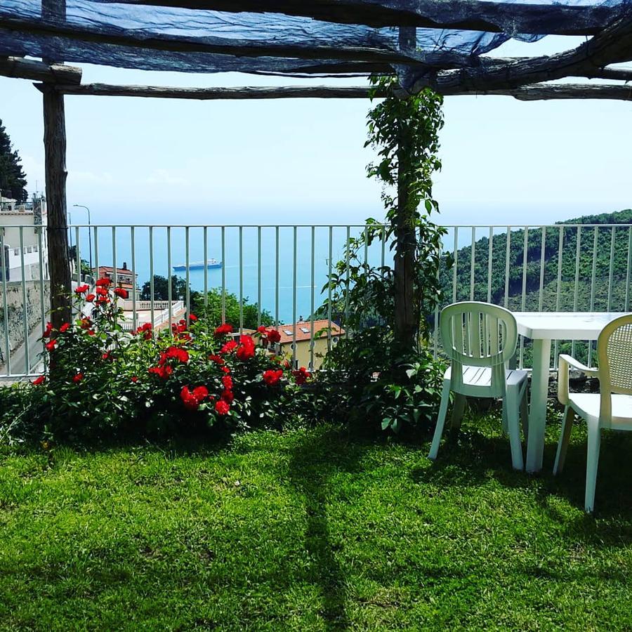 Le Terrazze Di Cristina Bed & Breakfast Vietri Ngoại thất bức ảnh